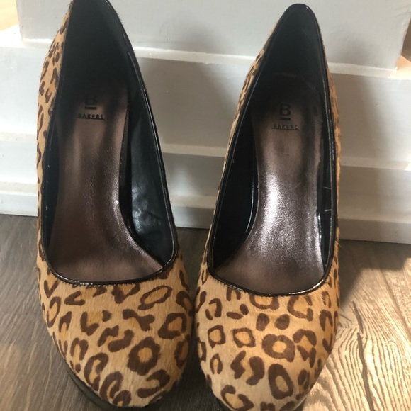 Leopard Heels 7.5 Bakers Shoes - Picture 3 of 8
